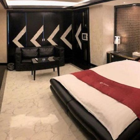 Prime Hotel Fulula プライムホテル フルーラ (Adults Only) โอซาก้า ภายนอก รูปภาพ
