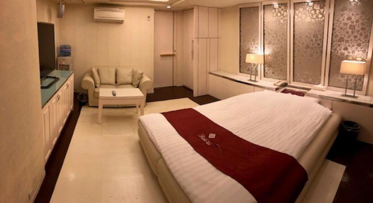 Prime Hotel Fulula プライムホテル フルーラ (Adults Only) โอซาก้า ภายนอก รูปภาพ